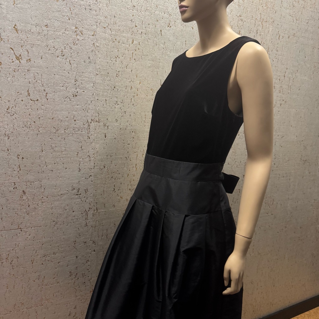 Vintage Jones New York Woman’s Velvet Upper And Silky Bottom Dress